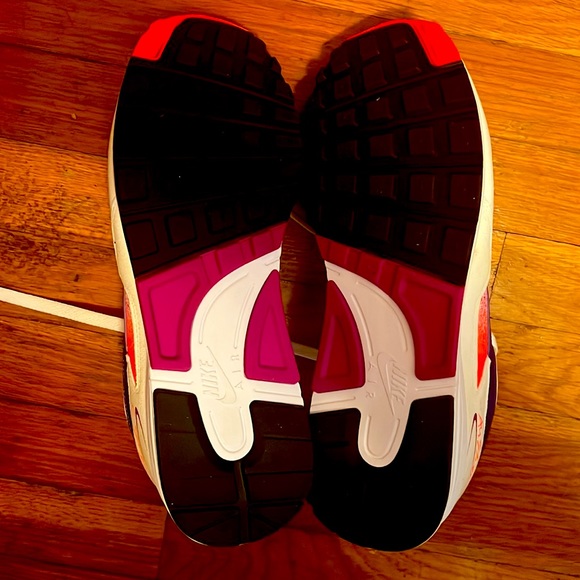 Nike Skylon II - Men Size 11, White-Court Purple-Solar Red. Box included - Picture 6 of 8